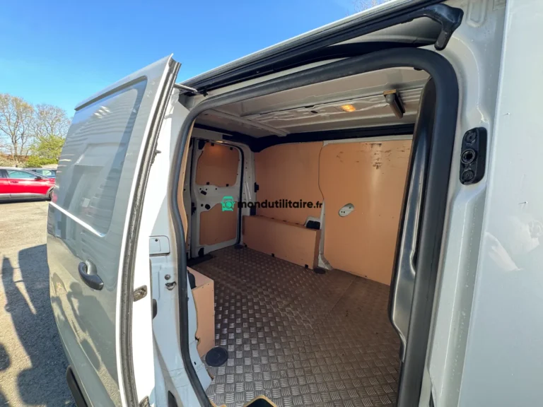 Peugeot Expert Compact 1.6 BlueHDi 95ch Premium Premium - Image 10 (April 29, 2026)