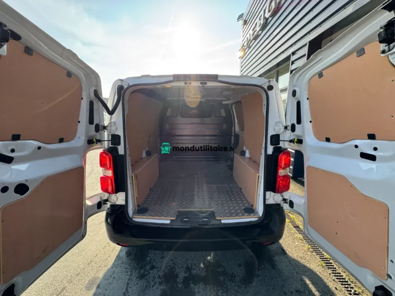 Peugeot Expert Compact 1.6 BlueHDi 95ch Premium Premium - Image 11 (April 29, 2026)