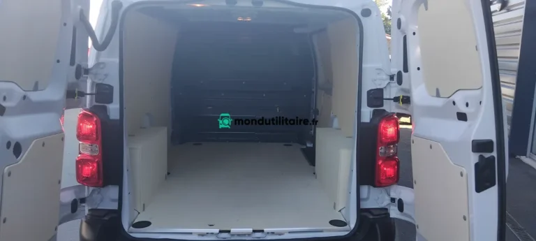 Peugeot Expert M 1.5 BLUE HDI 120 PACK LIVRAISON Premium L2H2 - Image 12 (April 29, 2026)