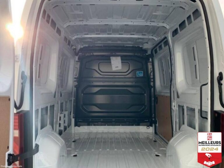 Nissan Interstar Tekna 3.5t 2.0 dCi – 170 BVA Euro - Image 02 (June 29, 2026)