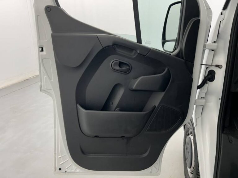 Renault Master FOURGON FGN TRAC F3300 BLUE DCI 150 CONFORT 21658€ HT - Image 11 (June 30, 2026)
