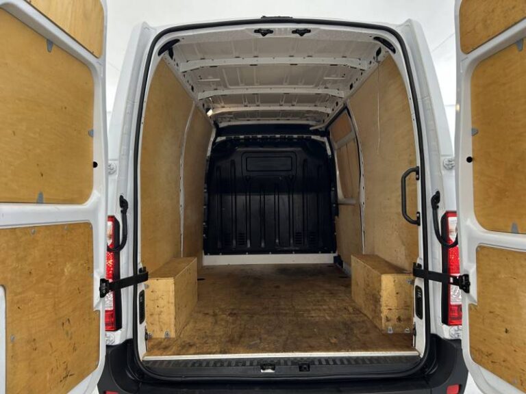 Renault Master FOURGON FGN TRAC F3300 BLUE DCI 150 CONFORT 21658€ HT - Image 18 (June 30, 2026)