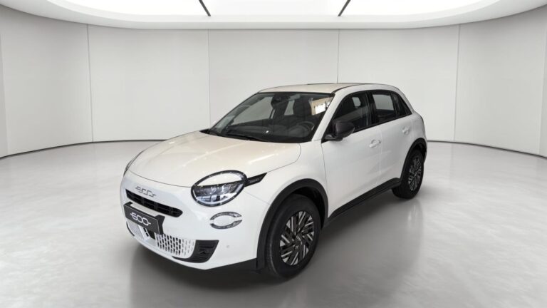 Fiat 600 SOCIETE 1.2 HYBRID 100 CH DCT6 - Image 01 (July 7, 2026)