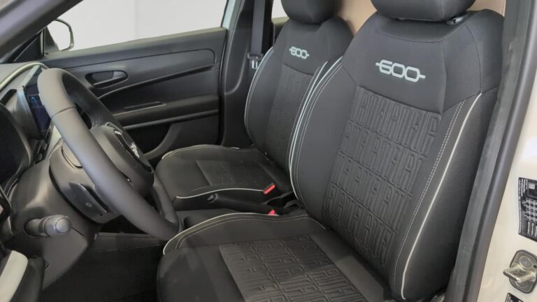 Fiat 600 SOCIETE 1.2 HYBRID 100 CH DCT6 - Image 11 (July 7, 2026)