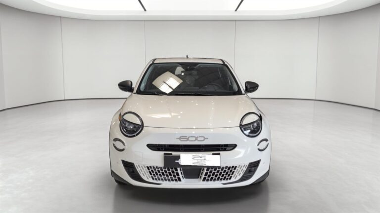 Fiat 600 SOCIETE 1.2 HYBRID 100 CH DCT6 - Image 08 (July 7, 2026)