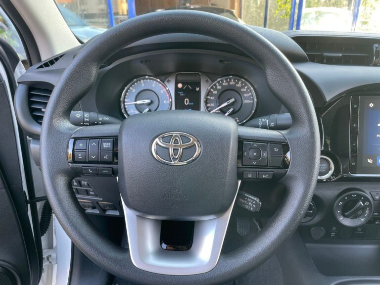 Toyota Hilux X-TRA CABINE 2.8L D-4D 4X4 (MY24) LECAP - Image 15 (July 7, 2026)