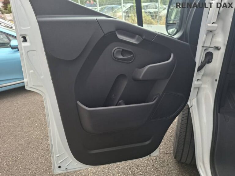 Renault Master FOURGON PHC TRAC F3500 BLUE DCI 145 EURO VI CONFORT - Image 17 (July 7, 2026)