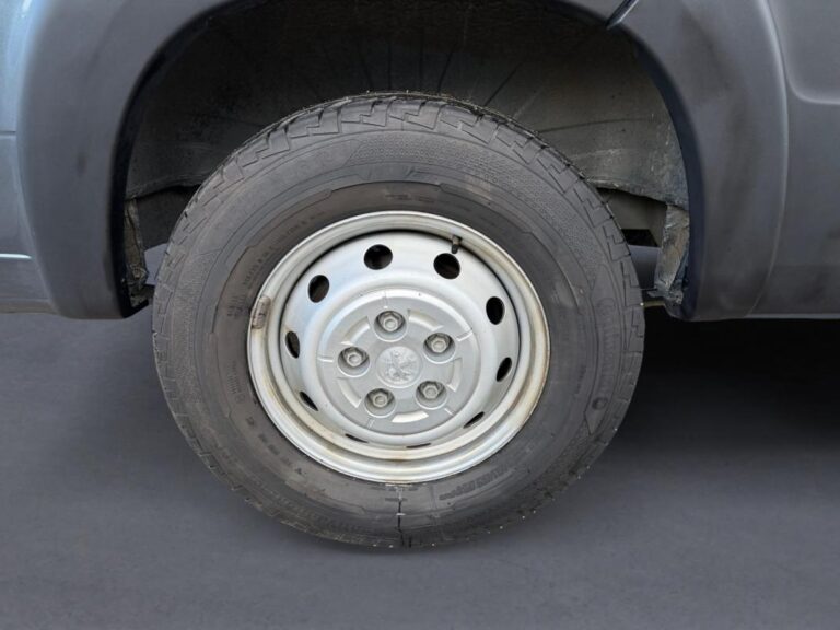 Peugeot Boxer II (2) FOURGON TOLE 3.5 T 2.2 BLUEHDI MAXI 165 S&S BVM6 - Image 17 (July 7, 2026)
