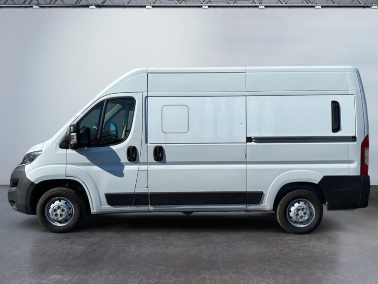 Citroën Jumper FOURGON VITRE 35 BLUEHDi 120 S&S BVM6 CONTROL - Image 02 (July 7, 2026)