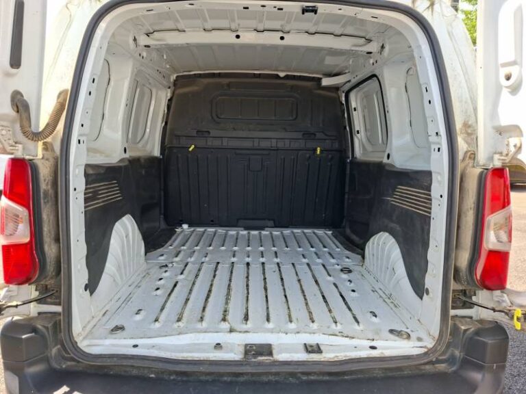 Peugeot Partner FGN FOURGON STANDARD 650 KG BLUEHDI 100 S&S BVM5 ASPHALT - Image 11 (July 7, 2026)