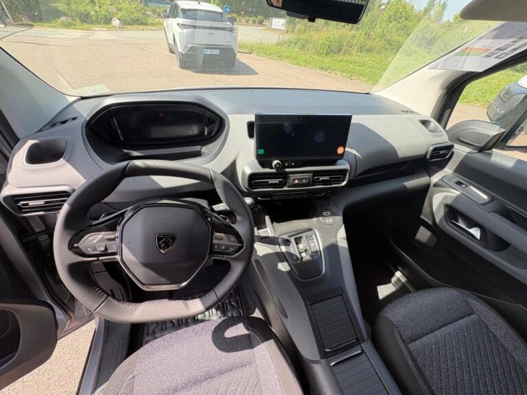 Peugeot Rifter III Ph.2 (N1) M 1.5 BlueHDi 130 EAT8 ALLURE - Image 13 (July 7, 2026)