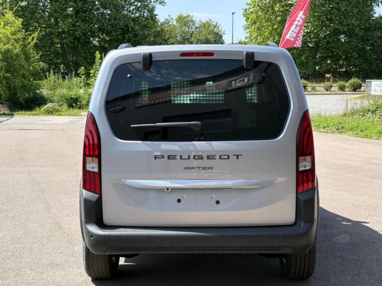 Peugeot Rifter III Ph.2 (N1) M 1.5 BlueHDi 130 EAT8 ALLURE - Image 04 (July 7, 2026)