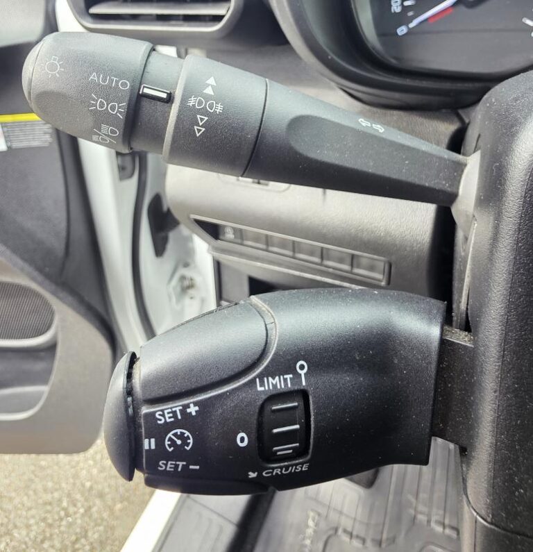 Toyota Proace City 1° Main 1.5L D4D 100cv 3 places Business Entretien Constructeur Radar / Clim Tél - Image 14 (July 7, 2026)