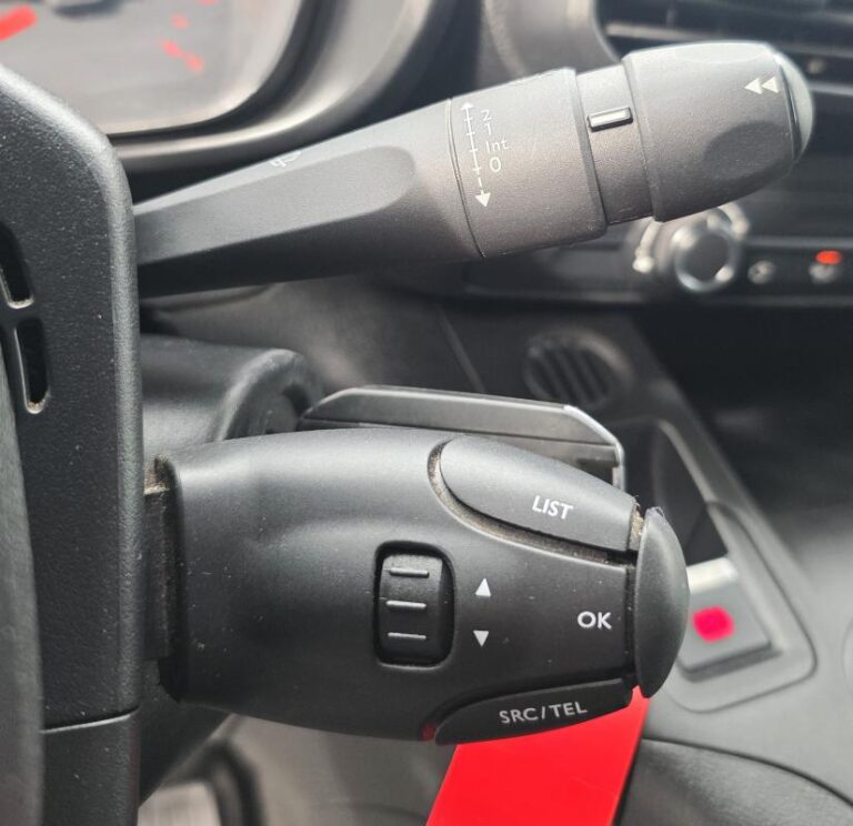 Toyota Proace City 1° Main 1.5L D4D 100cv 3 places Business Entretien Constructeur Radar / Clim Tél - Image 15 (July 7, 2026)