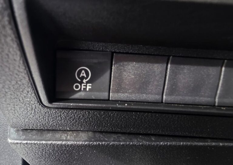 Toyota Proace City 1° Main 1.5L D4D 100cv 3 places Business Entretien Constructeur Radar / Clim Tél - Image 17 (July 7, 2026)