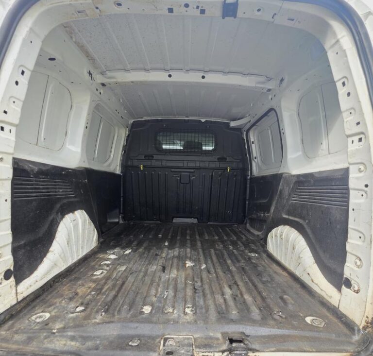 Toyota Proace City 1° Main 1.5L D4D 100cv 3 places Business Entretien Constructeur Radar / Clim Tél - Image 20 (July 7, 2026)