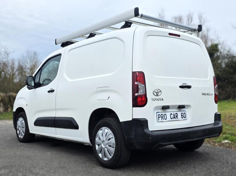 Toyota Proace City 1° Main 1.5L D4D 100cv 3 places Business Entretien Constructeur Radar / Clim Tél - Image 03 (July 7, 2026)