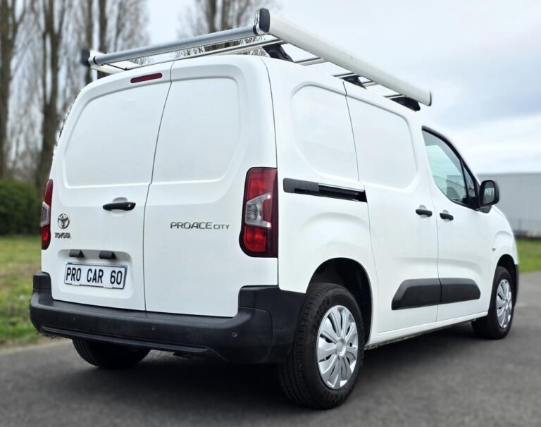 Toyota Proace City 1° Main 1.5L D4D 100cv 3 places Business Entretien Constructeur Radar / Clim Tél - Image 06 (July 7, 2026)