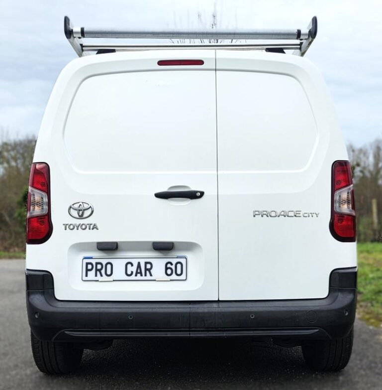Toyota Proace City 1° Main 1.5L D4D 100cv 3 places Business Entretien Constructeur Radar / Clim Tél - Image 08 (July 7, 2026)