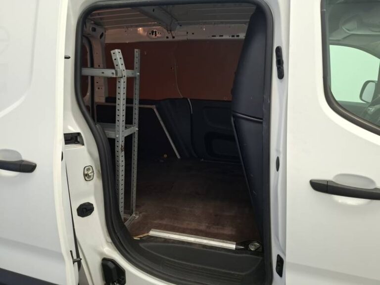 Peugeot Partner FGN FOURGON STANDARD 650 KG BLUEHDI 100 S&S BVM6 ASPHALT - Image 13 (July 7, 2026)