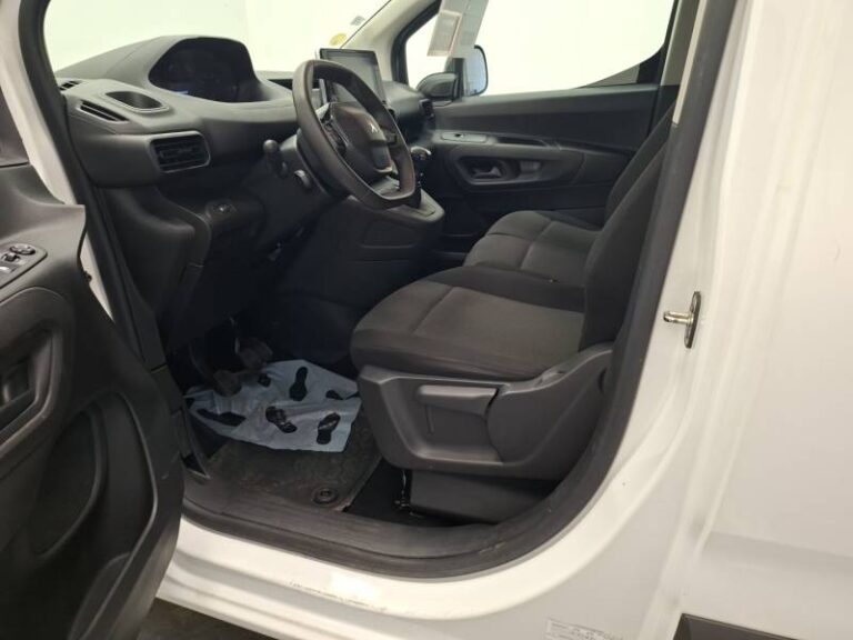 Peugeot Partner FGN FOURGON STANDARD 650 KG BLUEHDI 100 S&S BVM6 ASPHALT - Image 16 (July 7, 2026)