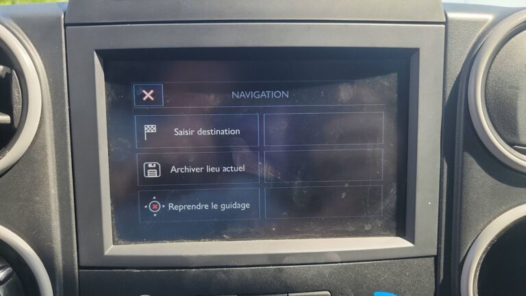 Peugeot Partner VU 2 1.6 BlueHDi 100 ETG6 Premium Pack - Image 13 (July 7, 2026)