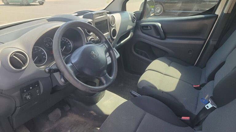 Peugeot Partner VU 2 1.6 BlueHDi 100 ETG6 Premium Pack - Image 08 (July 7, 2026)