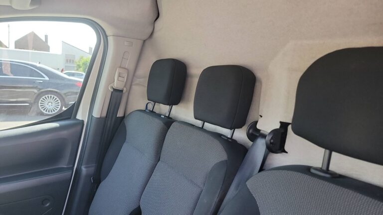 Peugeot Partner VU 2 1.6 BlueHDi 100 ETG6 Premium Pack - Image 09 (July 7, 2026)