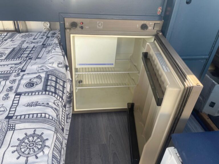 Volkswagen Transporter T3 TRANSPORT CAMPING CAR T III 1.9 ATMO - Image 18 (July 7, 2026)