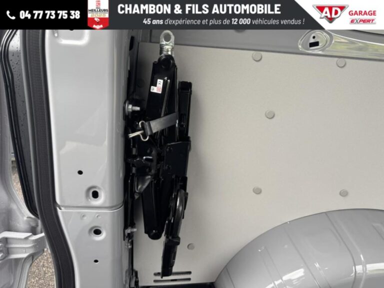 Ford Transit Custom FOURGON 320 2.0 ECOBLUE 170 CH BVA8 4X4 SPORT Prix: 42908 HT - Image 18 (July 7, 2026)