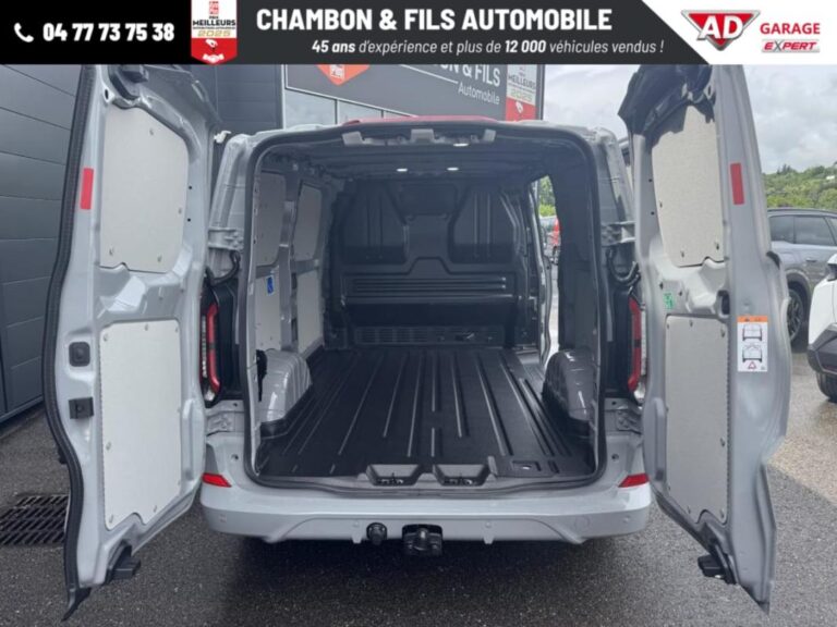 Ford Transit Custom FOURGON 320 2.0 ECOBLUE 170 CH BVA8 4X4 SPORT Prix: 42908 HT - Image 19 (July 7, 2026)