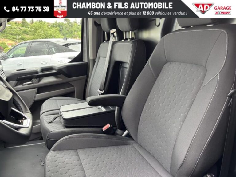 Ford Transit Custom FOURGON 320 2.0 ECOBLUE 170 CH BVA8 LIMITED Prix: 36658 HT - Image 09 (July 7, 2026)