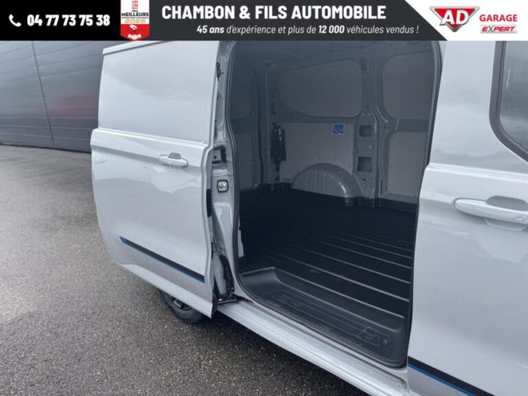 Ford Transit Custom FOURGON 320 2.0 ECOBLUE 170 CH BVA8 4X4 SPORT Prix: 42908 HT - Image 20 (July 7, 2026)