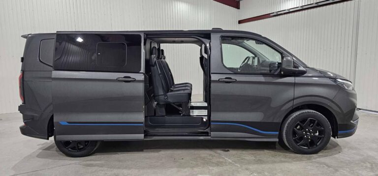 Ford Transit Custom CABINE APPROFONDIE CA 320 2.0 ECOBLUE 170 CH BVA8 SPORT - Image 17 (July 7, 2026)