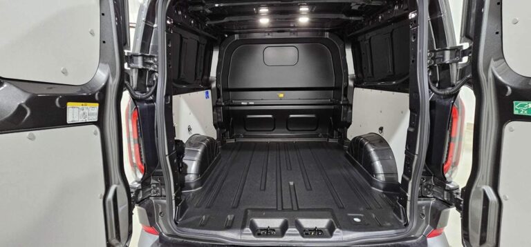 Ford Transit Custom CABINE APPROFONDIE CA 320 2.0 ECOBLUE 170 CH BVA8 SPORT - Image 19 (July 7, 2026)