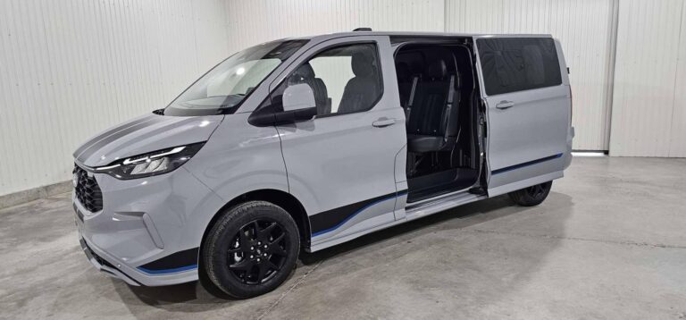 Ford Transit Custom CABINE APPROFONDIE CA 320 2.0 ECOBLUE 170 CH BVA8 SPORT - Image 13 (July 7, 2026)