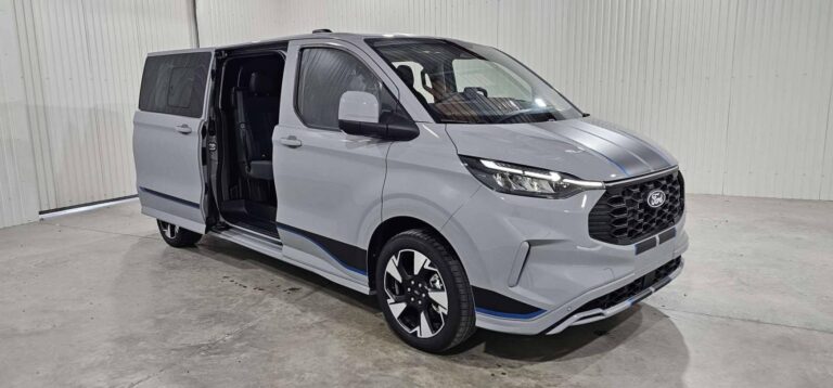 Ford Transit Custom CABINE APPROFONDIE CA 320 2.0 ECOBLUE 170 CH BVA8 SPORT - Image 01 (July 7, 2026)