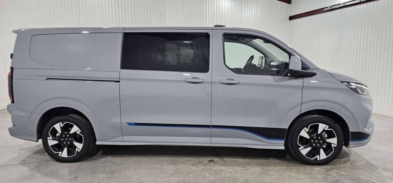 Ford Transit Custom CABINE APPROFONDIE CA 320 2.0 ECOBLUE 170 CH BVA8 SPORT - Image 04 (July 7, 2026)