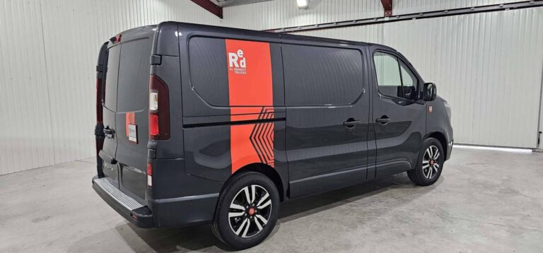 Renault Trafic FOURGON BLUE DCI 170 AUTO RED EDITION EXCLUSIVE - Image 12 (July 7, 2026)