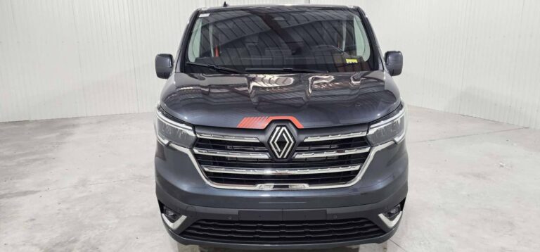 Renault Trafic FOURGON BLUE DCI 170 AUTO RED EDITION EXCLUSIVE - Image 02 (July 7, 2026)