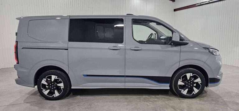 Ford Transit Custom CABINE APPROFONDIE CA 320 2.0 ECOBLUE 170 CH BVA8 SPORT - Image 14 (July 7, 2026)