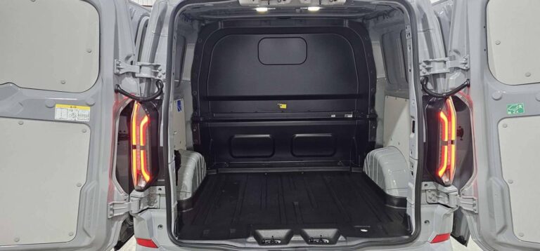 Ford Transit Custom CABINE APPROFONDIE CA 320 2.0 ECOBLUE 170 CH BVA8 SPORT - Image 17 (July 7, 2026)