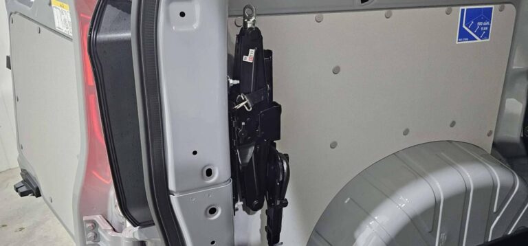 Ford Transit Custom CABINE APPROFONDIE CA 320 2.0 ECOBLUE 170 CH BVA8 SPORT - Image 20 (July 7, 2026)
