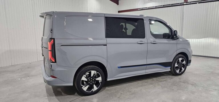 Ford Transit Custom CABINE APPROFONDIE CA 320 2.0 ECOBLUE 170 CH BVA8 SPORT - Image 09 (July 7, 2026)