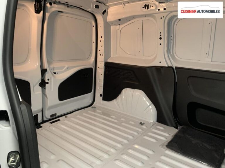 Citroën Berlingo VAN M DIESEL 100 CH MANUELLE - Image 11 (July 7, 2026)