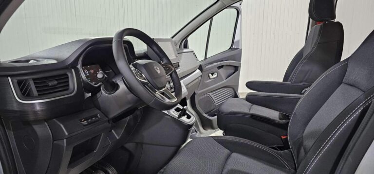 Renault Trafic CABINE APPROFONDIE CA BLUE DCI 170 BVA9 RED EDITION EXCLUSIVE - Image 06 (July 7, 2026)