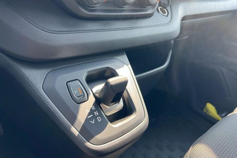 Renault Trafic CABINE APPROFONDIE 3T BLUE DCI 150 AUTO ADVANCE - Image 16 (July 7, 2026)