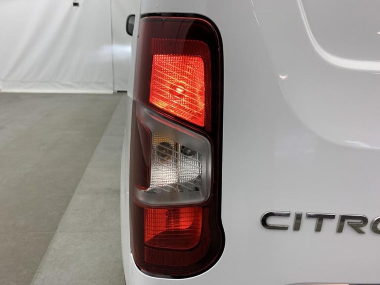 Citroën Berlingo VAN M DIESEL 100 CH MANUELLE - Image 12 (July 7, 2026)