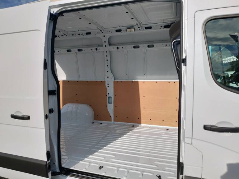 Renault Master III FG Tr CF F3300 Blue dCi 135 - Image 14 (July 7, 2026)