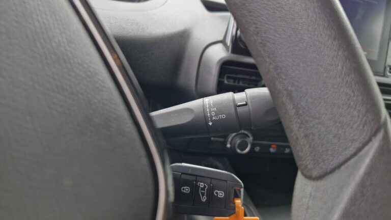 Peugeot Partner STANDARD 1000 KG BLUEHDI 100 ASPHAL - Image 13 (July 7, 2026)
